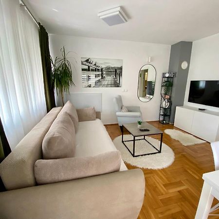 Apartman Miriam Zara Esterno foto