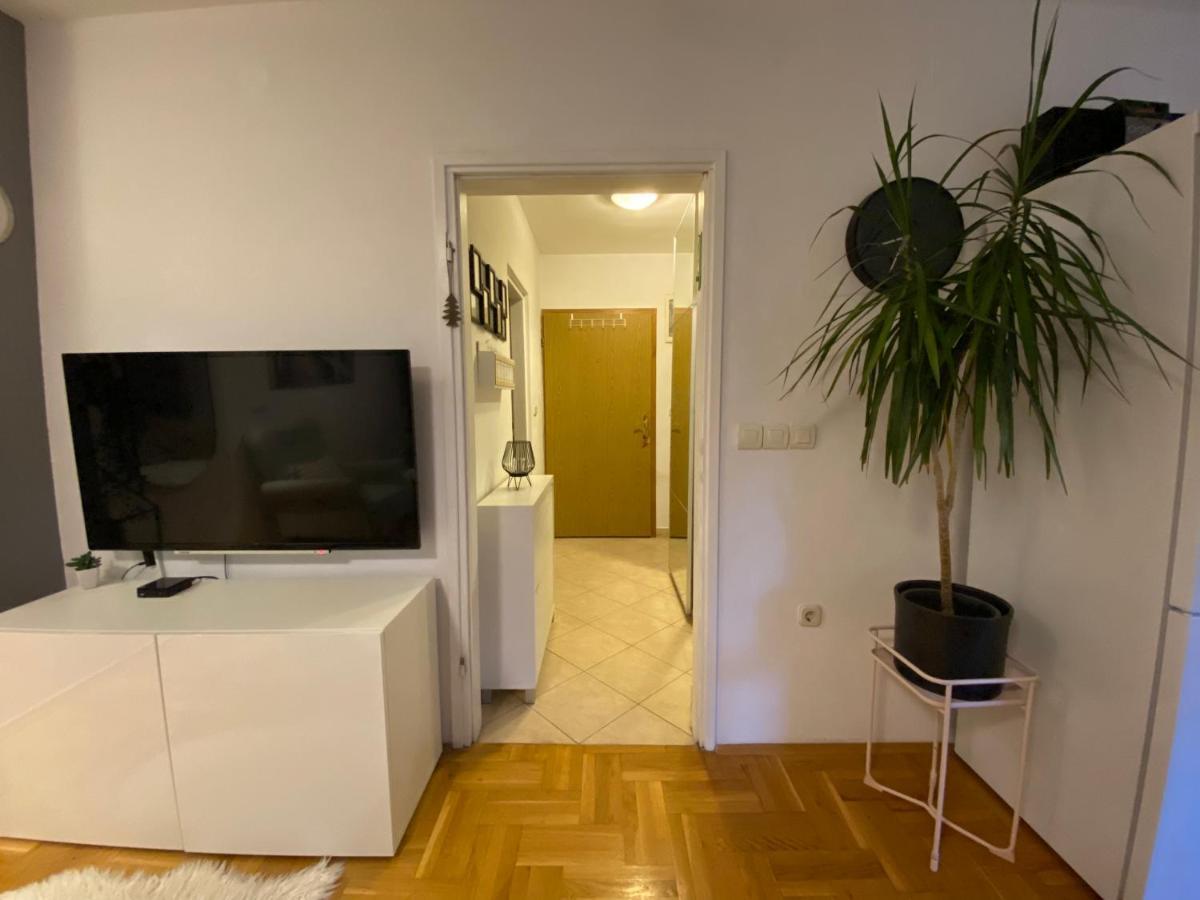 Apartman Miriam Zara Esterno foto