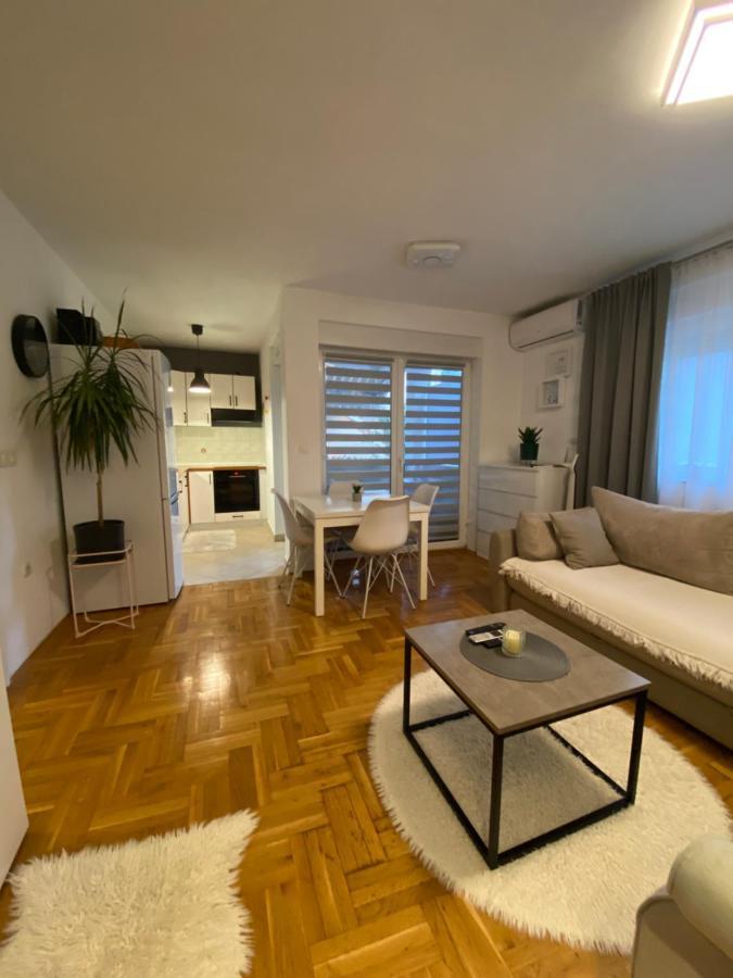 Apartman Miriam Zara Esterno foto