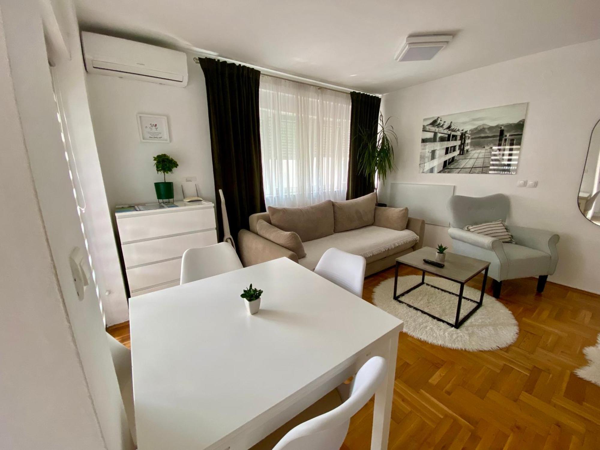 Apartman Miriam Zara Esterno foto
